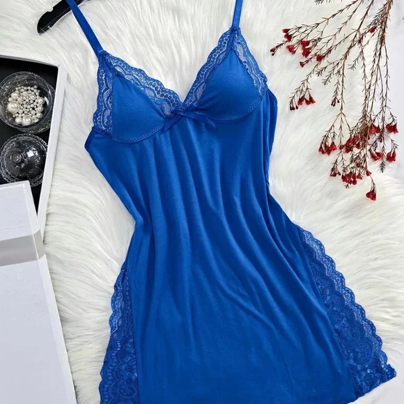 Blue Lace Night Gown - Picture 4 of 6